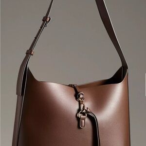 Sophisticated Brown Leather Shoulder Bag